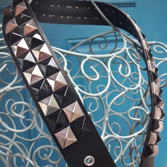 Metal Studded Belt Rivets Grommets Gothic Grunge Punk Rock industrial Steampunk - Picture 2 of 4